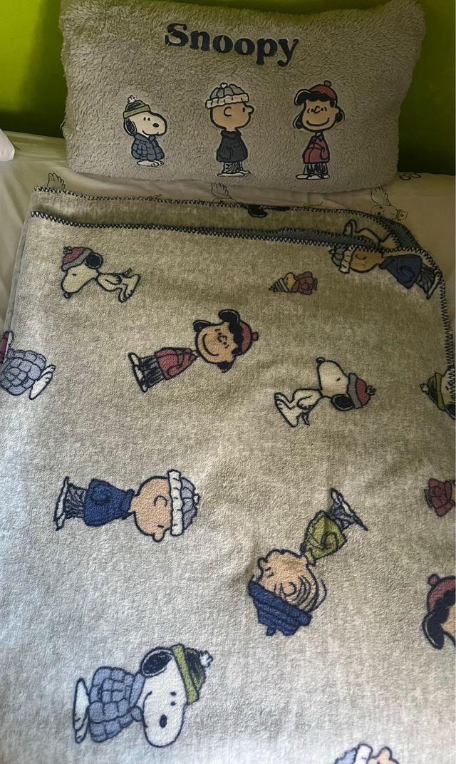 Manta y cojín Snoopy