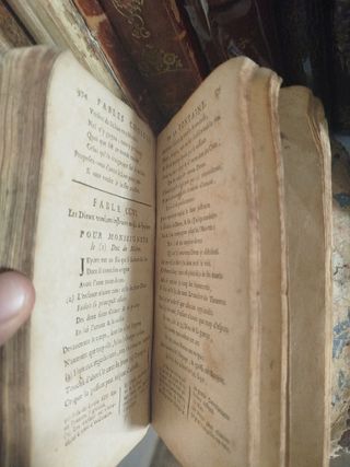 Libro antiguo: Fables de la Fontaine
