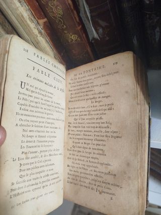 Libro antiguo: Fables de la Fontaine