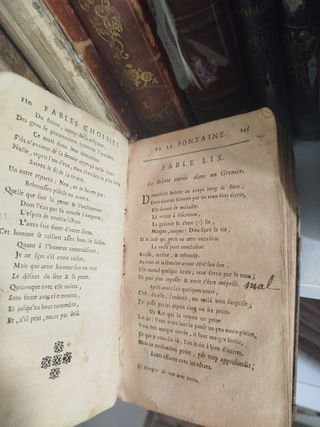 Libro antiguo: Fables de la Fontaine