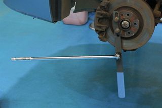 Llave para sujetar y bloquear cubos de rueda y diferenciales.