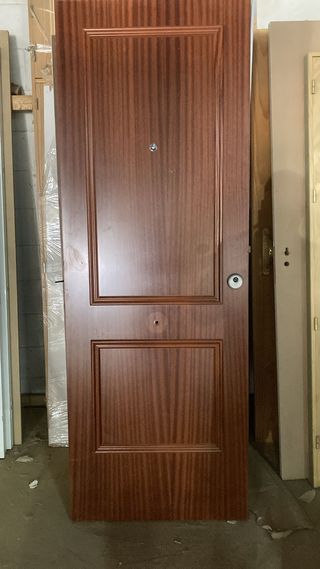 Puerta de entrada sapelly