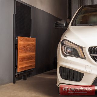 Banco de trabajo plegable con panel perforado y mesa de madera. Piramide®