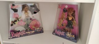 2 bambole Bratz (una è funky light)