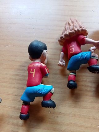 Lote 3 muñecos + 1 robot