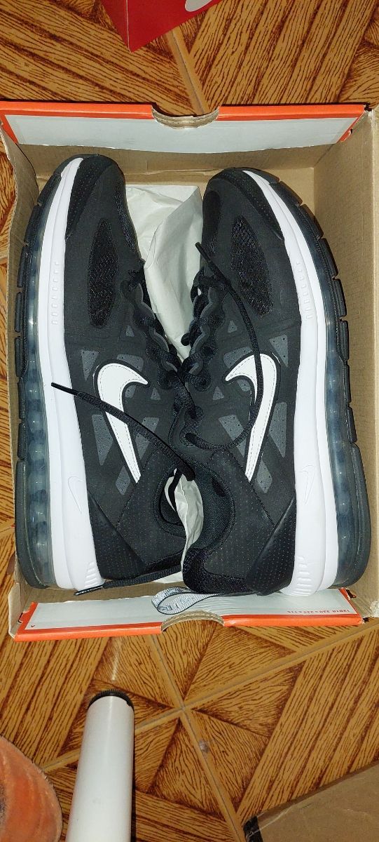 Nike Genome - zapatillas negras y blancas talla 44