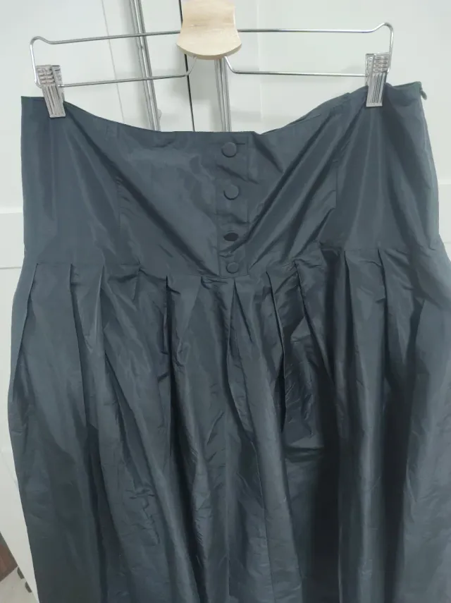 Falda negra plisada larga de vestir