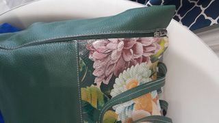 Borsa pelle verde fiori stampati sui lati nuova