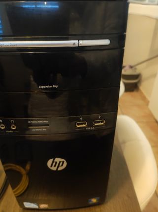 Ordenador de torre HP + Teclado y también impresor