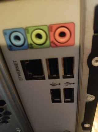 Ordenador de torre HP + Teclado y también impresor