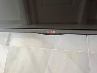 NEGOCIABLE. Televisor LG de 32 pulgadas.