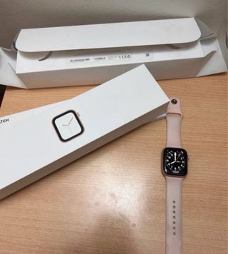 Apple Watch Series 4 - Rosa Gold