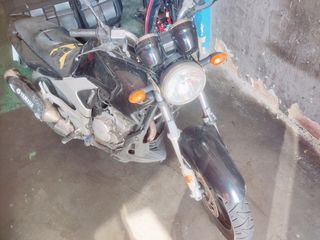 moto de agua Yamaha 800 XL vendo o cambio