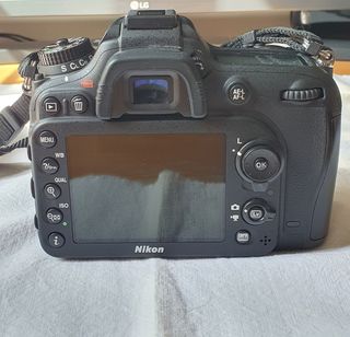 Pack Nikon D7100 + objetivos + accesorios