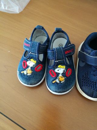 Scarpine bimbo Nike e Snoopy nr 20-21