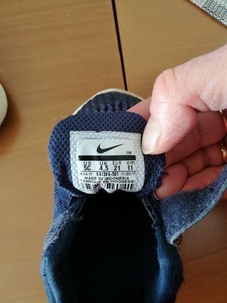 Scarpine bimbo Nike e Snoopy nr 20-21