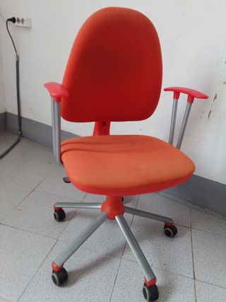 Silla oficina naranja giratoria