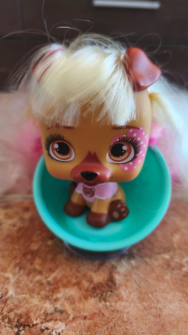 3 Muñecas VIP Pets Con accesorios.