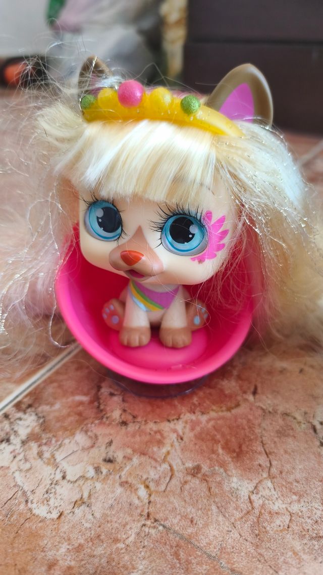 3 Muñecas VIP Pets Con accesorios.