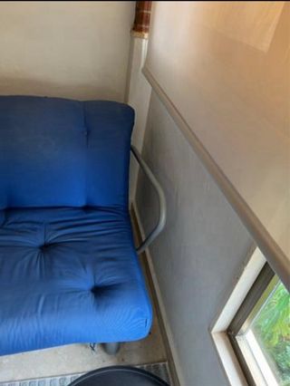 Sofá cama azul - metálico