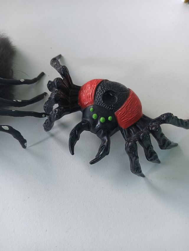 Brinquedo 6 Aranhas - Dia das Bruxas