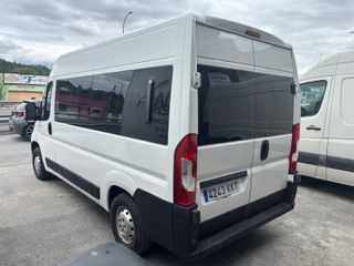 vehiculo adaptado para 9 plazas + silla de ruedas