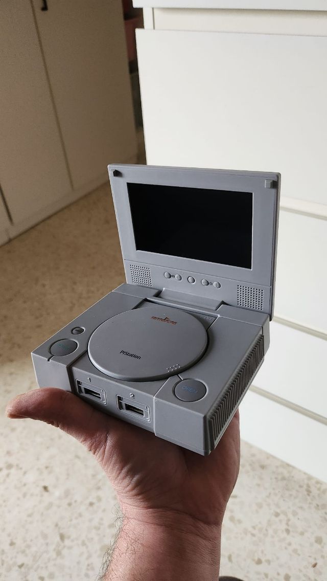 Raspberry Pi 4 PlayStation Mini Consola