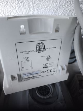 Robot piscina cetralita y piezas hayward