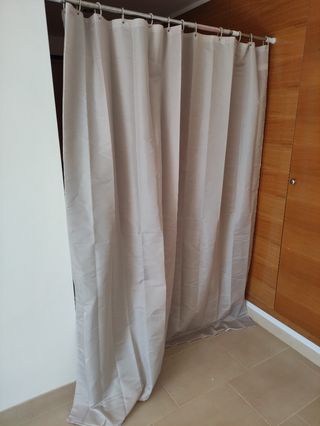 Cortina y barra telescópica de baño beige nueva