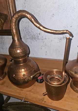 Alambique de cobre antiguo
