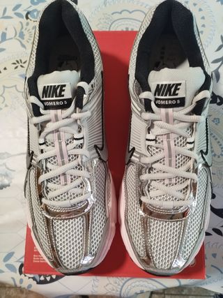 Nike Zoom Vomero 5 - Zapatillas Mujer 44,5