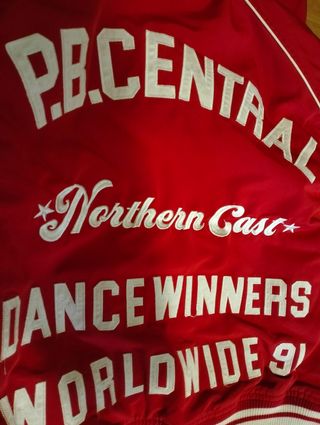 Chaqueta Pull&Bear retro roja