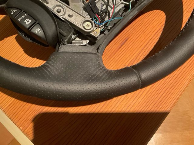 Volante Jaguar XJR X308 piel negra nuevo