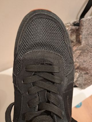 Zapatillas Pepe Jeans negras.