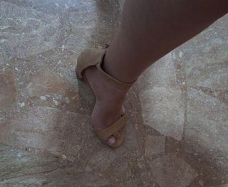 Tacones beige mujer - cómodos