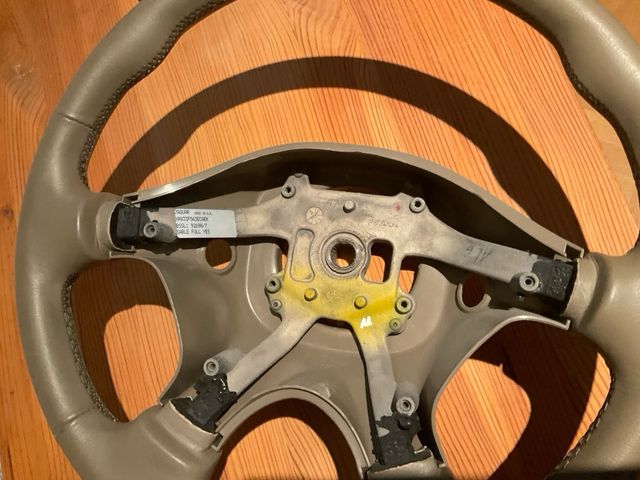 Volante Jaguar S-Type X200 (2000)