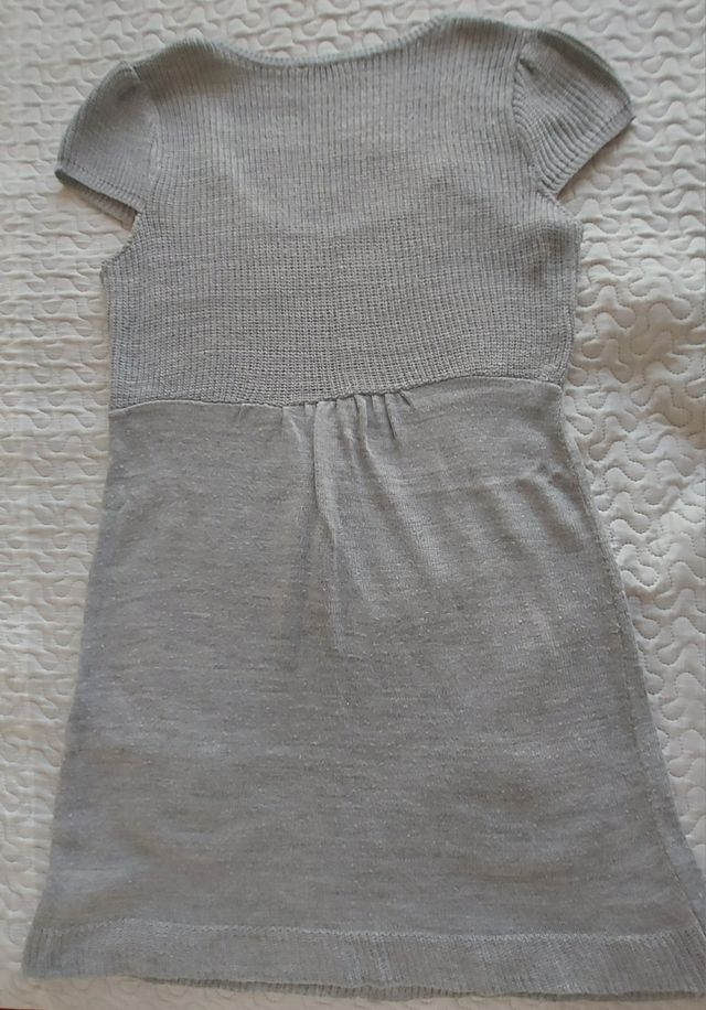 Vestido gris de punto