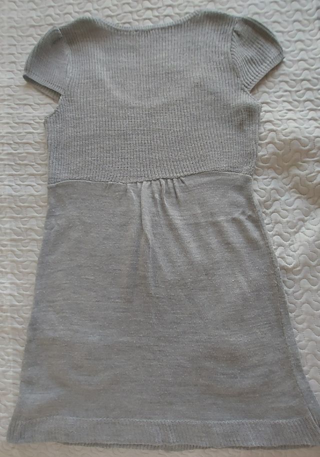 Vestido gris de punto