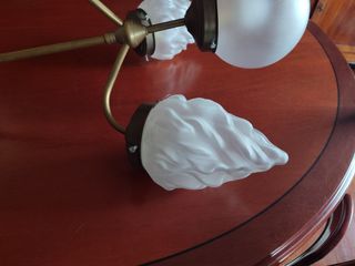 Antigua lámpara techo modernista