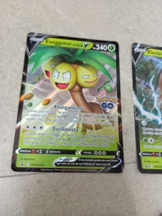 Carte Pokémon Gigantamax Pikachu VMAX & Electrode