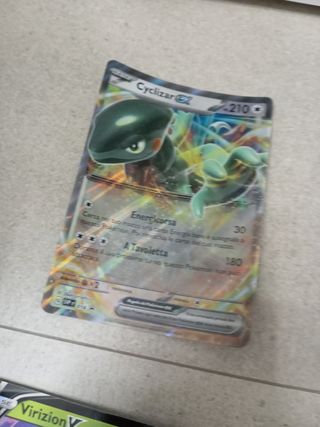 Carte Pokémon Gigantamax Pikachu VMAX & Electrode