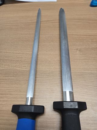 Sedie: ovali e rotonde e coltelli