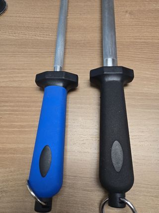 Sedie: ovali e rotonde e coltelli