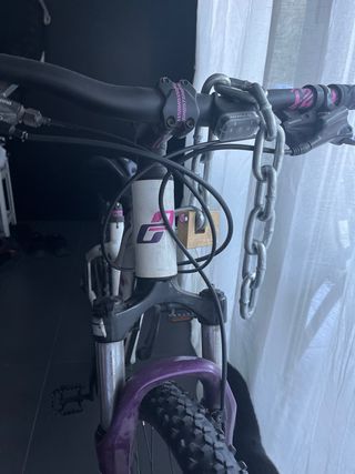 Bicicleta Ghost MTB blanca