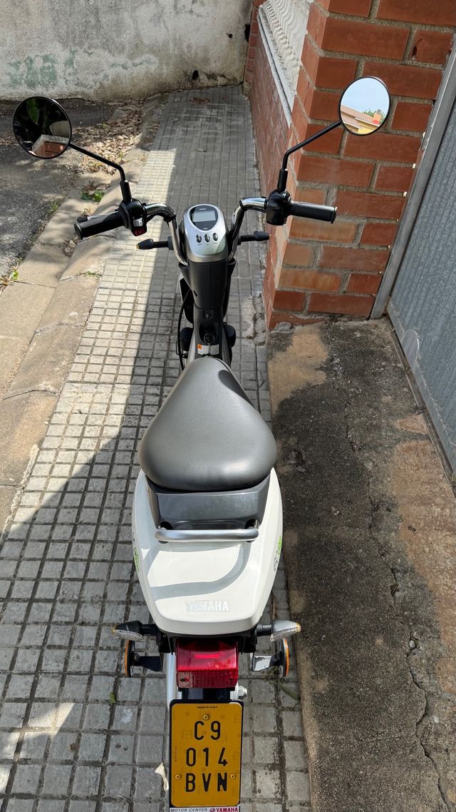 Yamaha EC-03: Moto eléctrica. Muy cuidada.