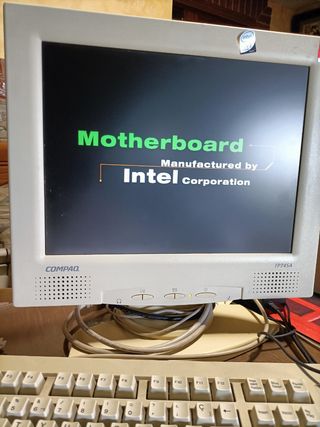 Placa base Intel AL440lx antigua