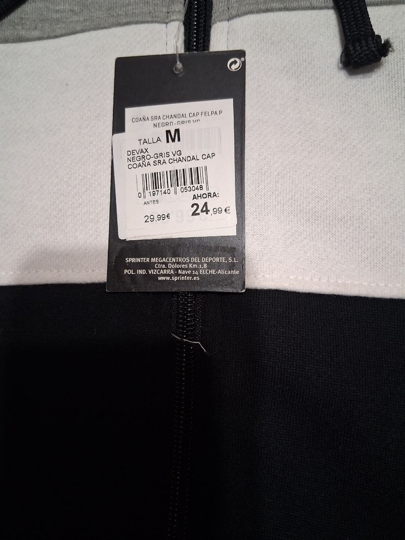 Chándal juvenil negro y gris talla de segunda mano por EUR en