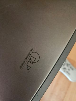 Proyector BenQ + Pantalla PROJECTA con mando