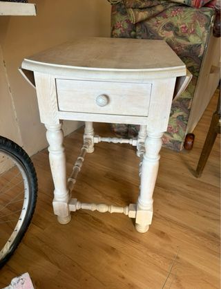 Mesa redonda plegable de madera