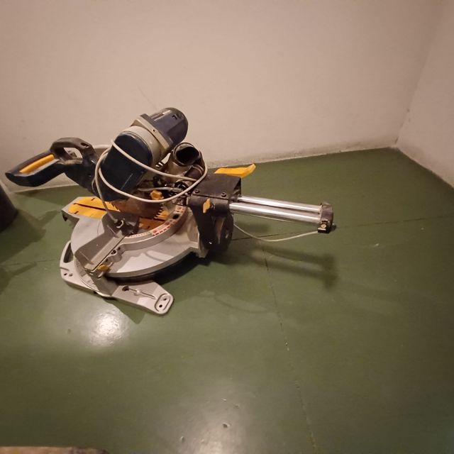 Sierra circular Ryobi telescópica